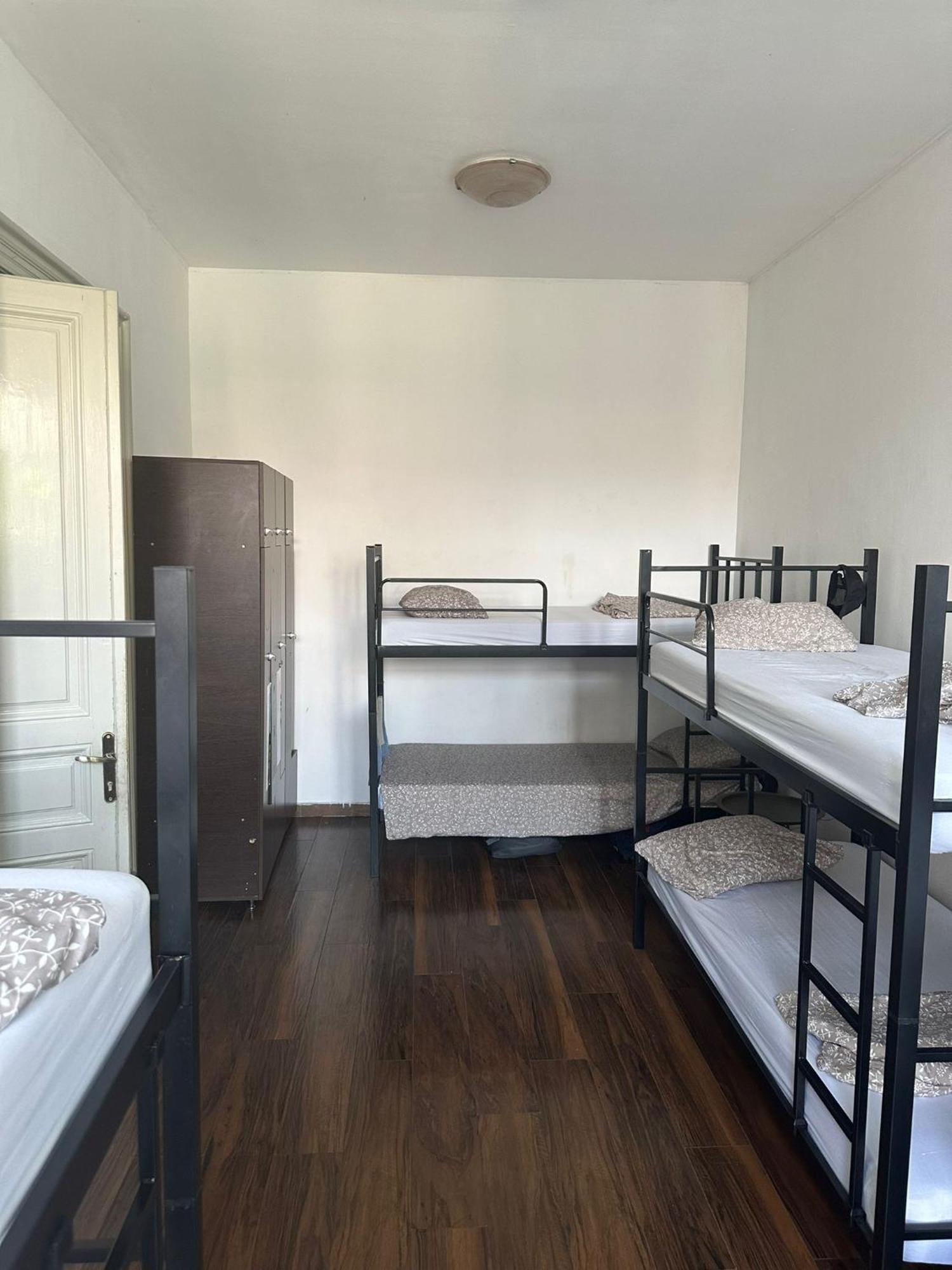 Antique Hostel Букурещ Екстериор снимка