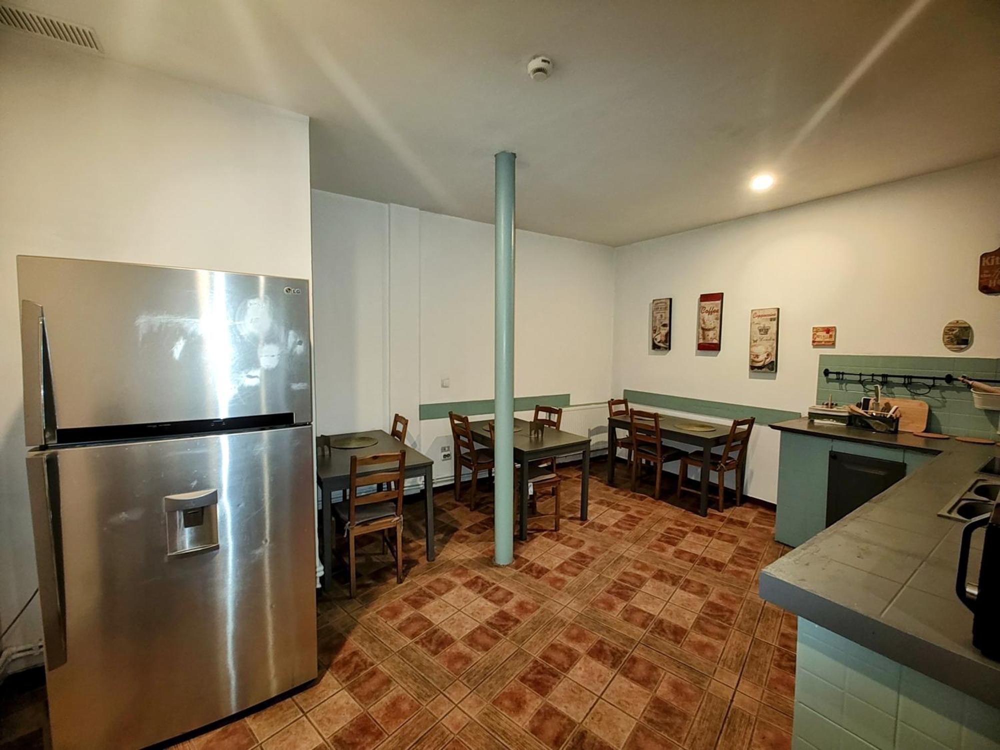 Antique Hostel Букурещ Екстериор снимка