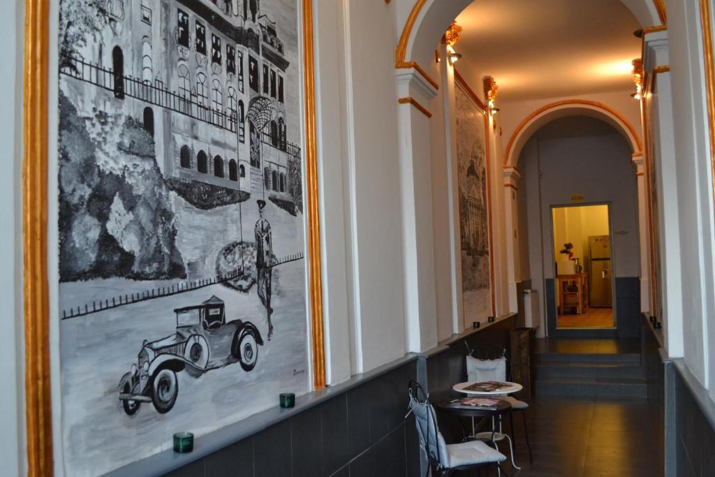 Antique Hostel Букурещ Екстериор снимка